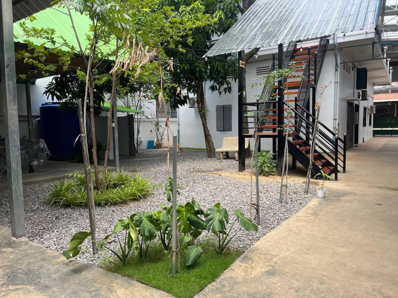 Por Chey Guesthouse Battambang Exterior foto